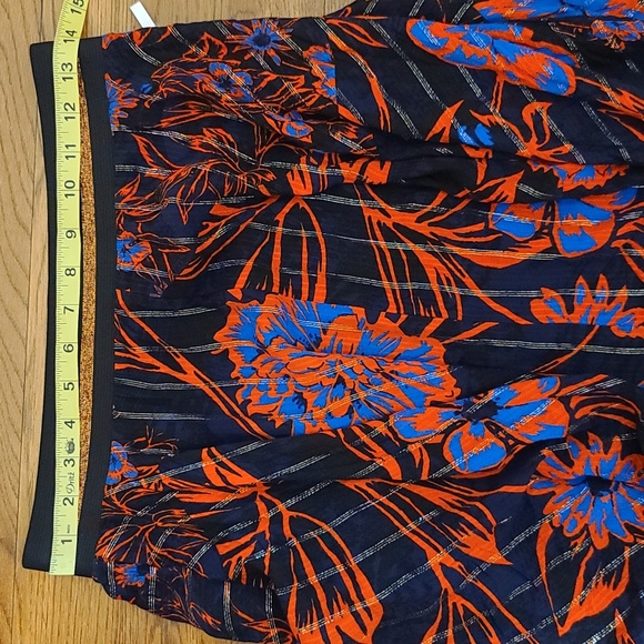 Desigual New Women's Black and Red Floral Prints Viscose Hanky Hem Skirt (Sz M) - Picture 10 of 12